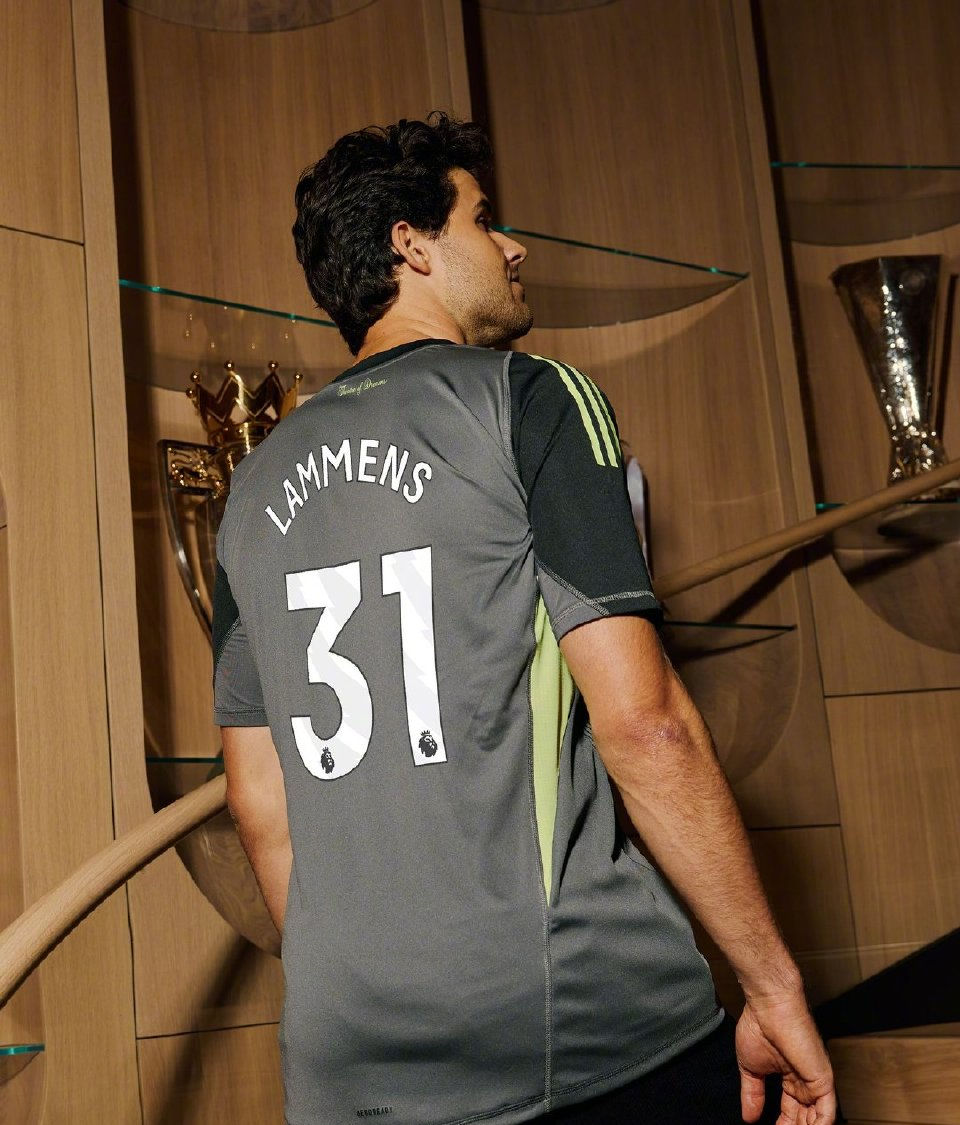 乌拉圭翻盘巴萨，凯恩惊艳四座